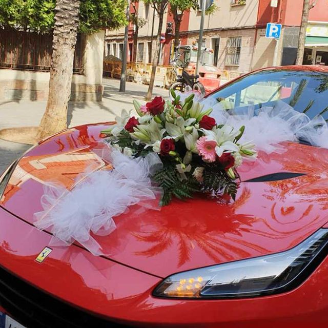 coche con flores